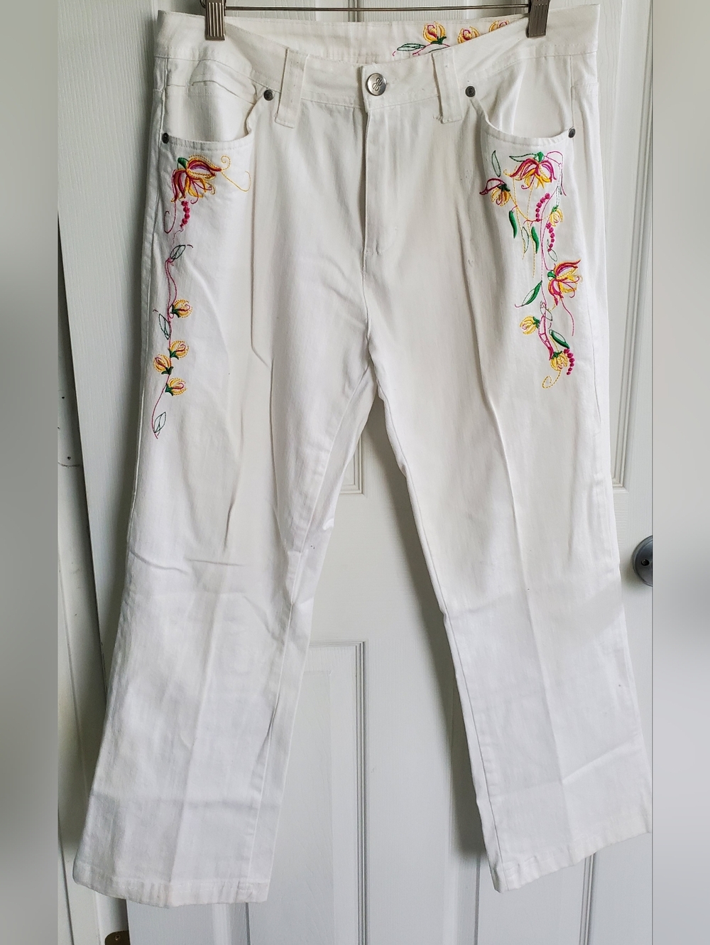 Bill Blass Vintage Embroidered White Jeans Boot Cut Boho Cowgirl Size 12